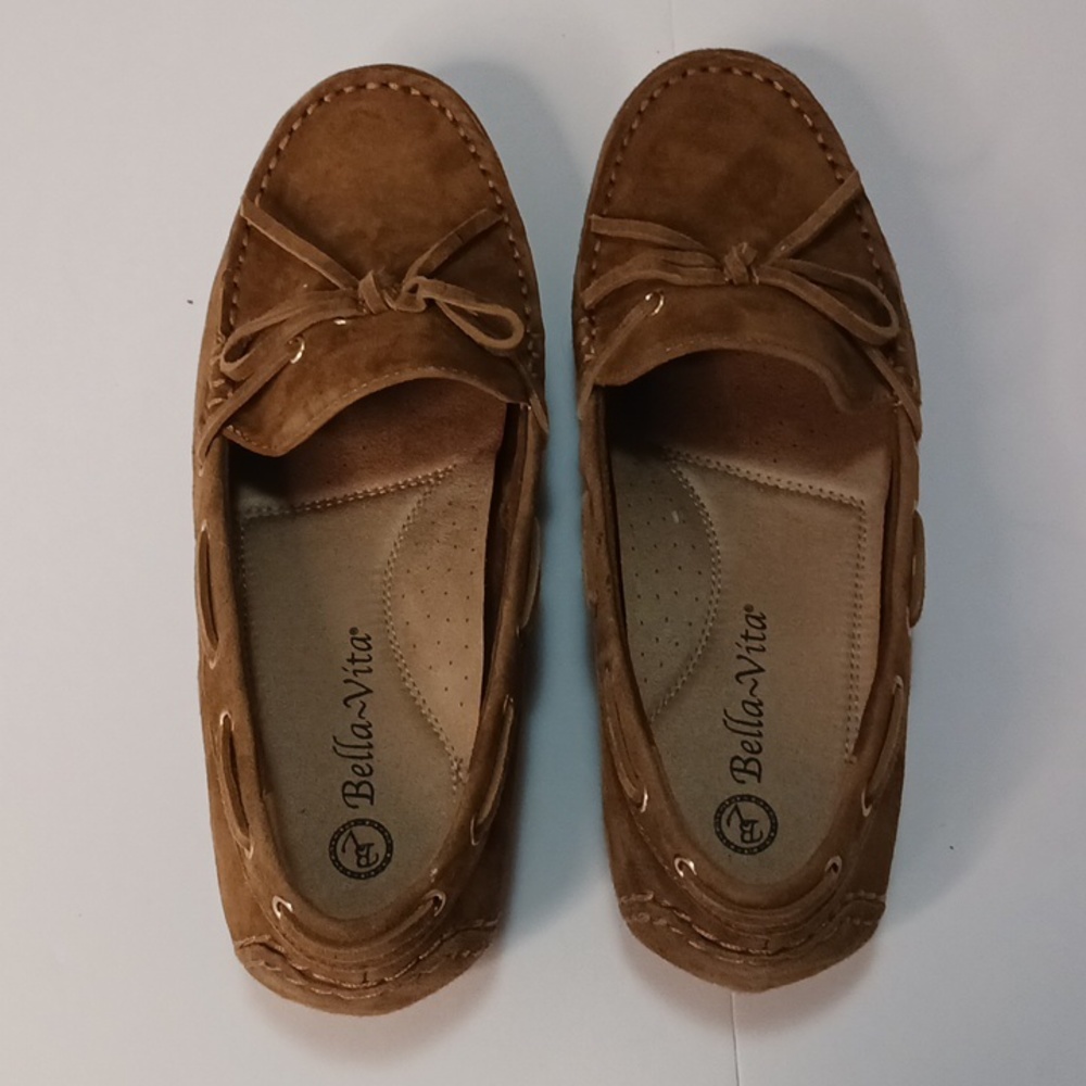 Bella Vita Suede moccasins. Contact 7WW